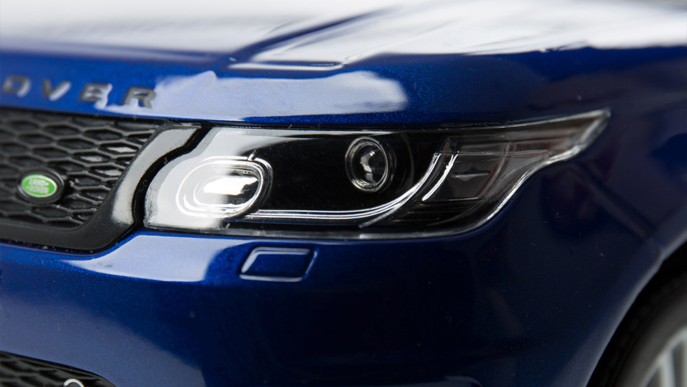 Range Rover Sport SVR 1:18 Scale Model 11
