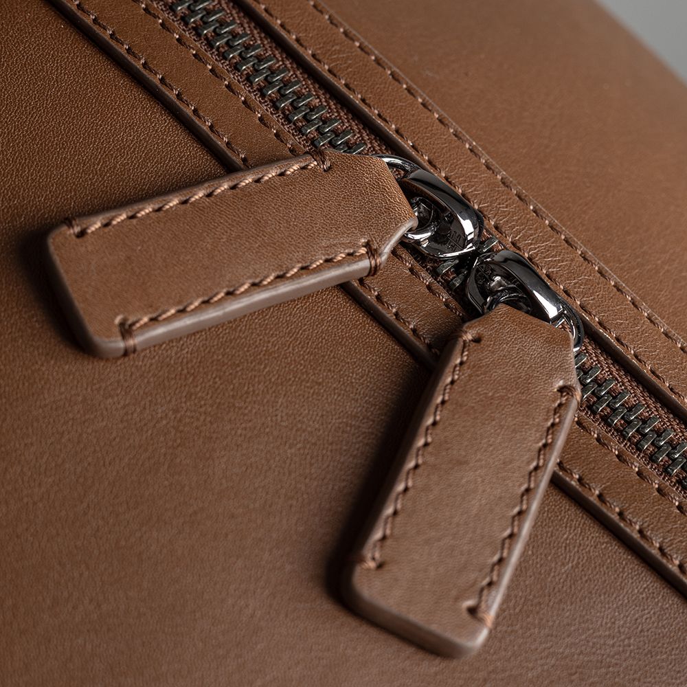 Defender Leather Holdall 5
