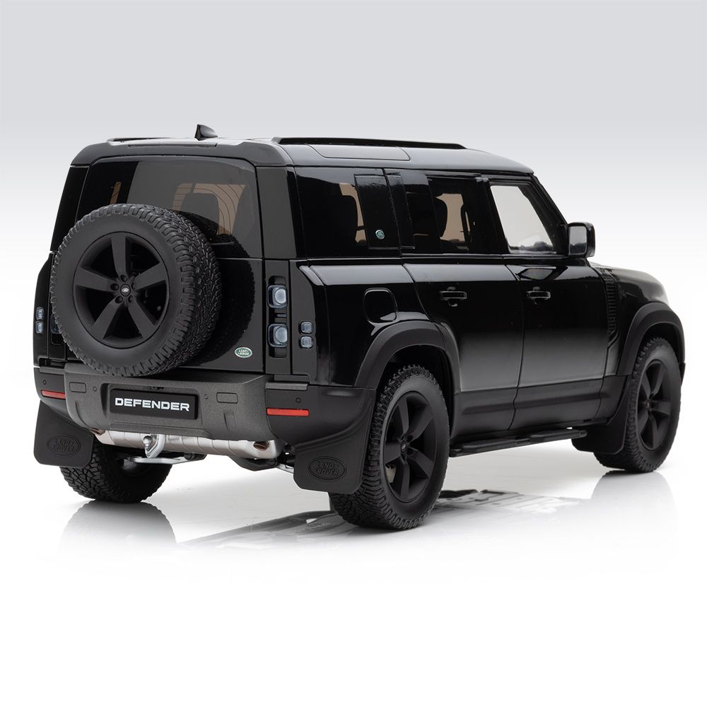 Defender 110 V8 Scale Model 1:18 - Santorini Black 6