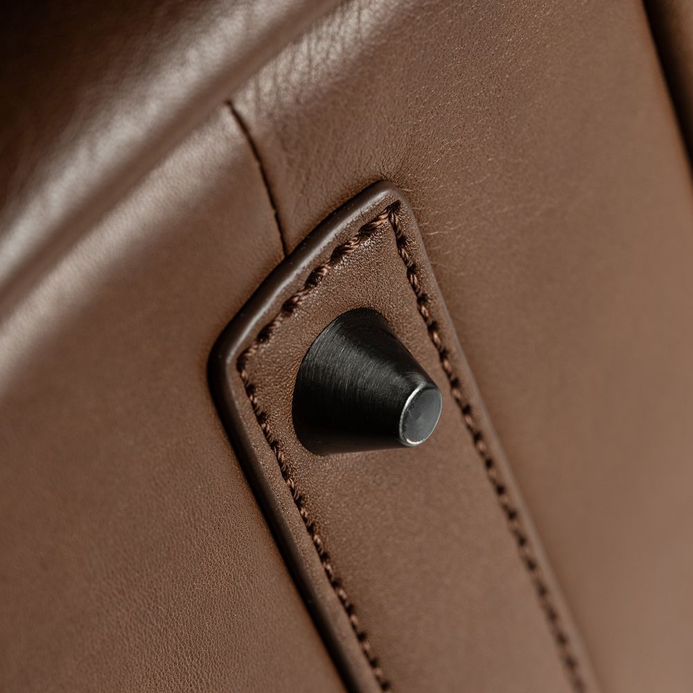 Defender Leather Holdall 10