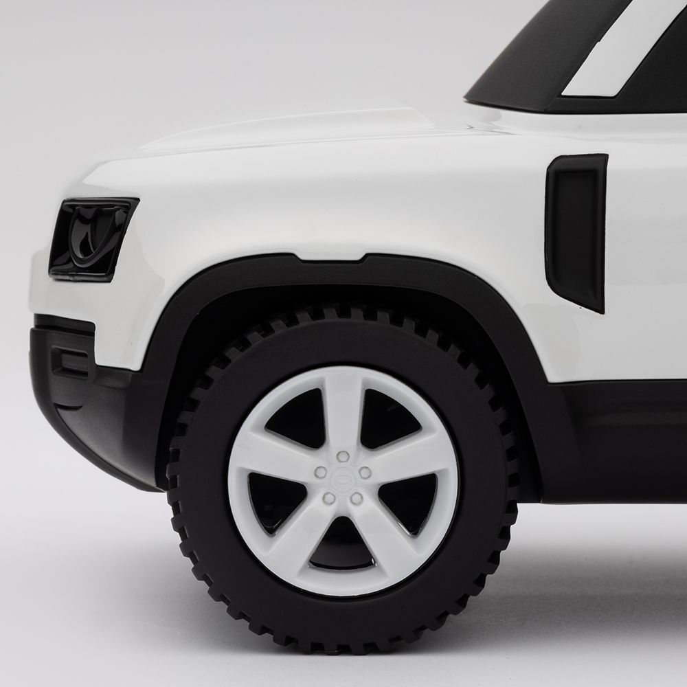 Defender Icon Model 02 - Fuji White / Black Roof 7