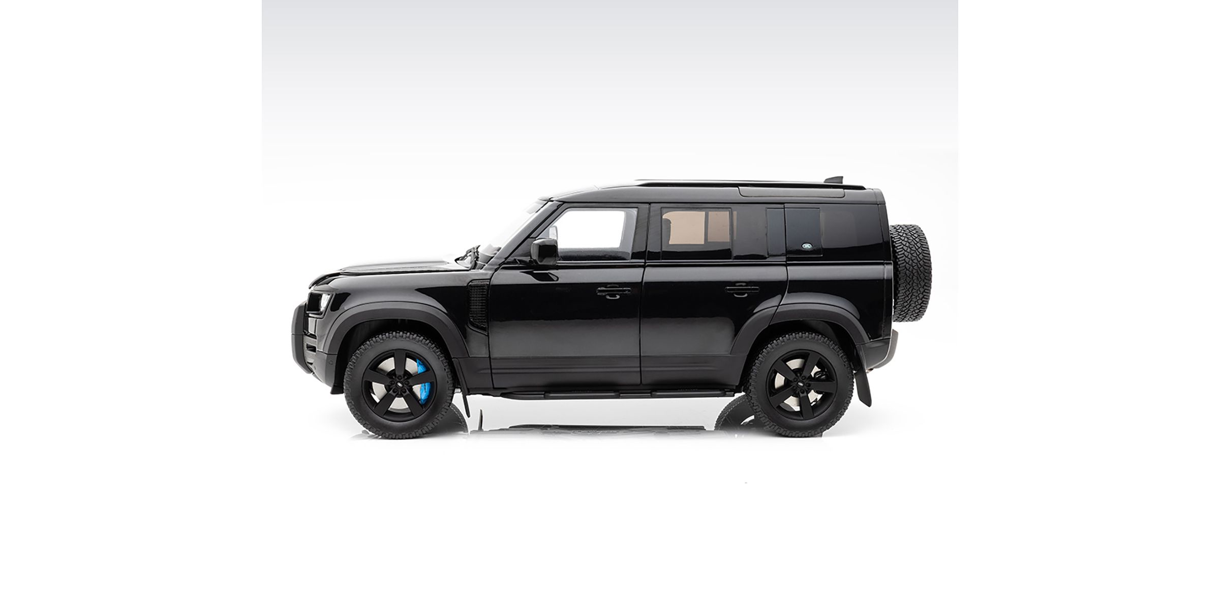 Defender 110 V8 Scale Model 1:18 - Santorini Black 14