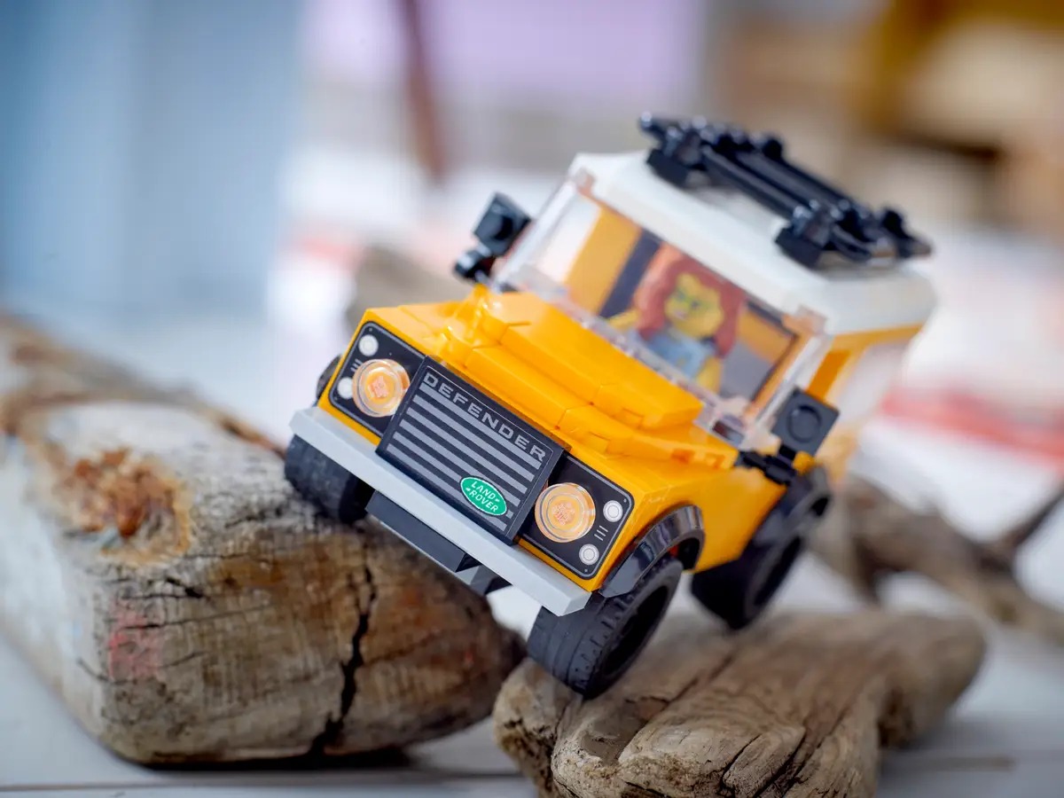 Land Rover Lego Defender Mini Set Yellow