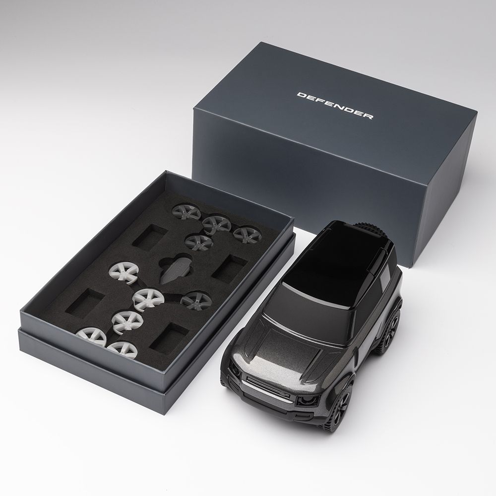 Defender Icon Model 02 - Carpathian Grey / Black Roof 8