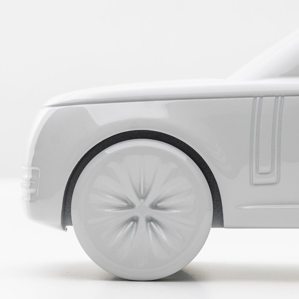 Get Land Rover Range Rover Sculpt White At AED 1785.00